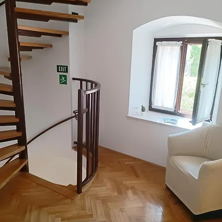 아파트먼트 F&a *